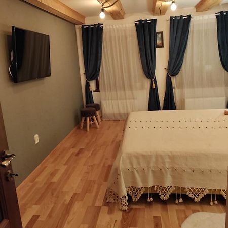Evelyn'S Place Apartment Брашов Екстериор снимка
