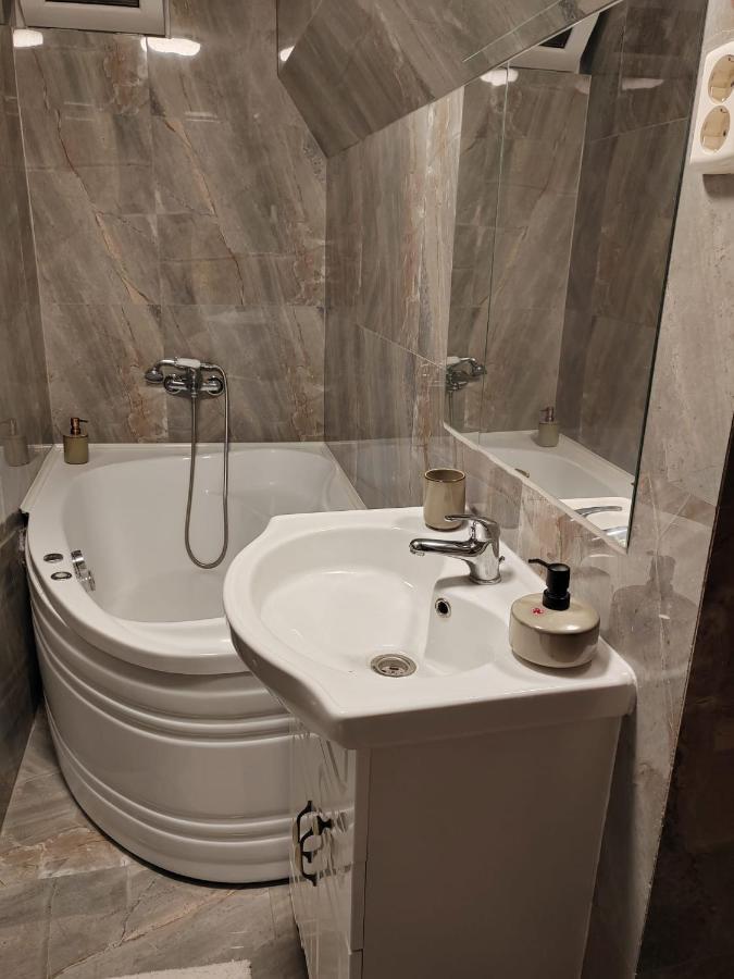 Evelyn'S Place Apartment Брашов Екстериор снимка