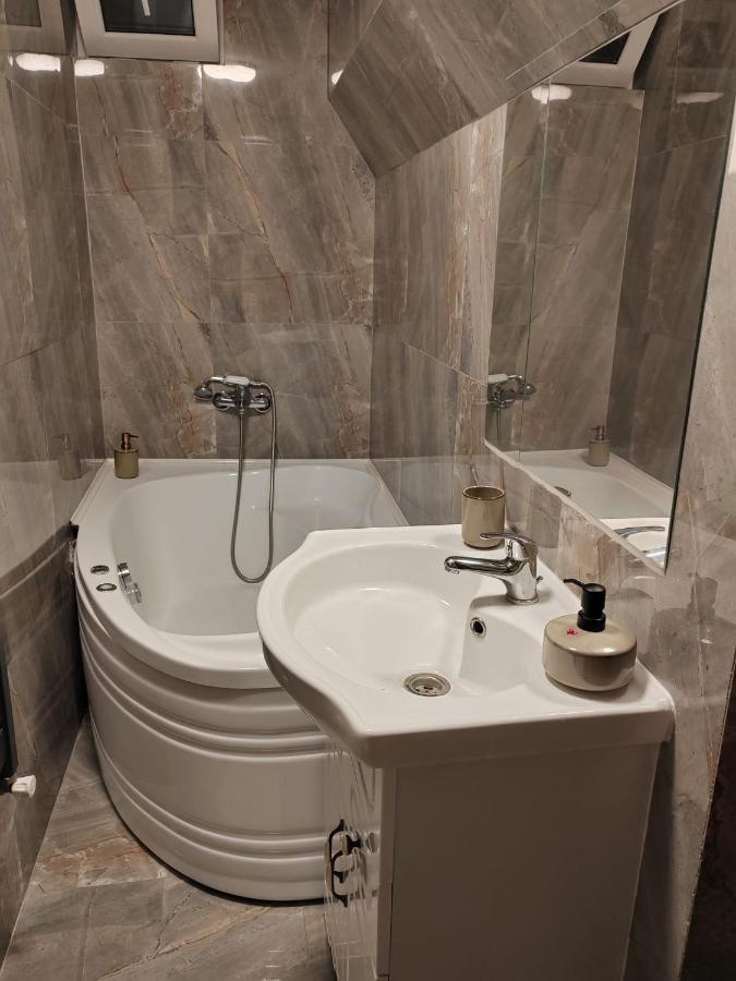 Evelyn'S Place Apartment Брашов Екстериор снимка